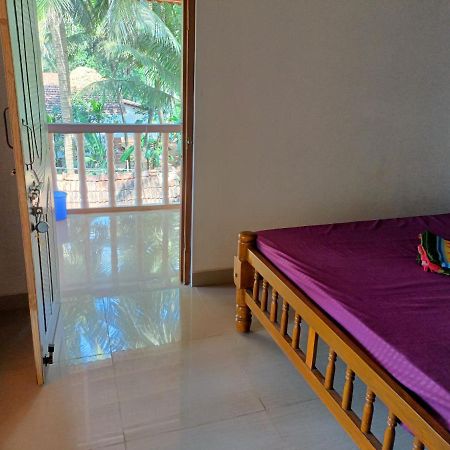 Golden Wings Cafe Hotel Gokarna  Exterior photo