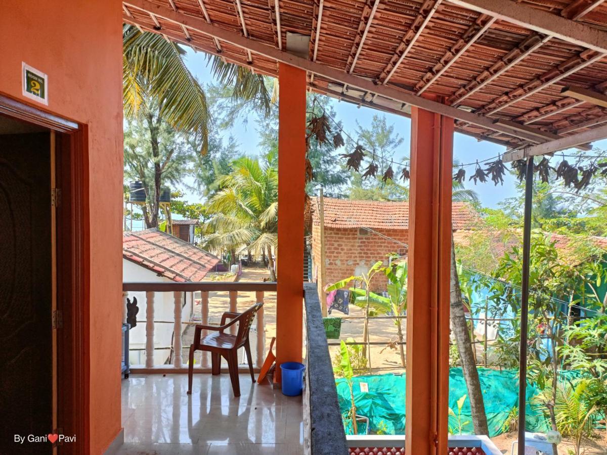 Golden Wings Cafe Hotel Gokarna  Exterior photo