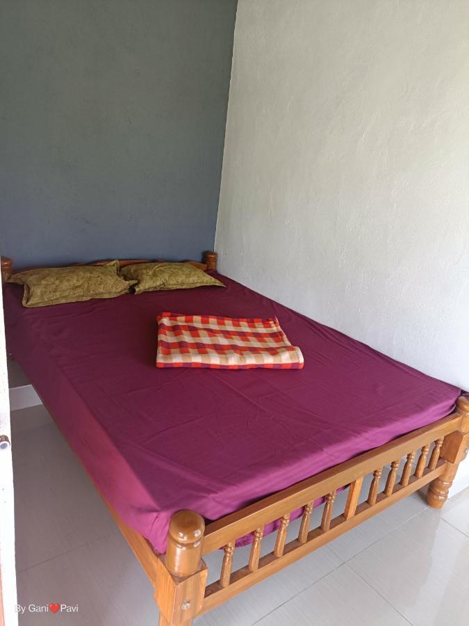 Golden Wings Cafe Hotel Gokarna  Exterior photo
