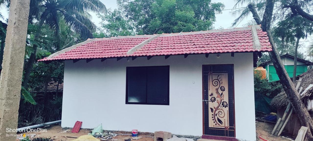 Golden Wings Cafe Hotel Gokarna  Exterior photo