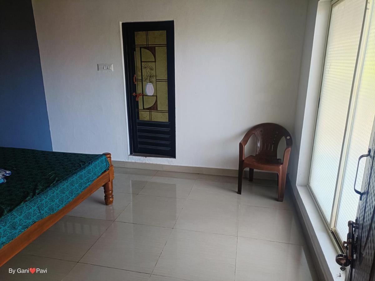 Golden Wings Cafe Hotel Gokarna  Exterior photo